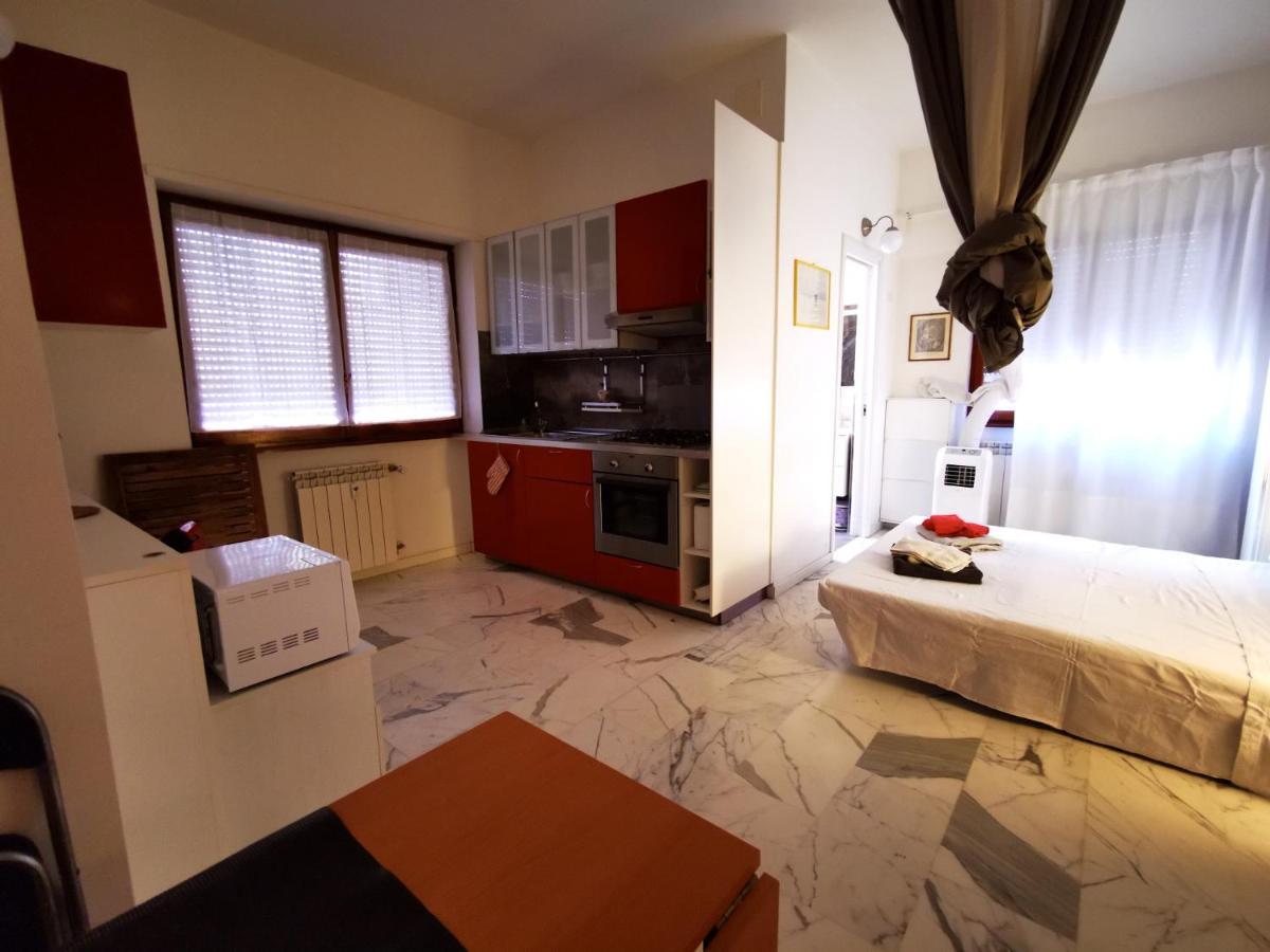 Apartamento Rouge Studio - 10 Min From Vatican Exterior foto