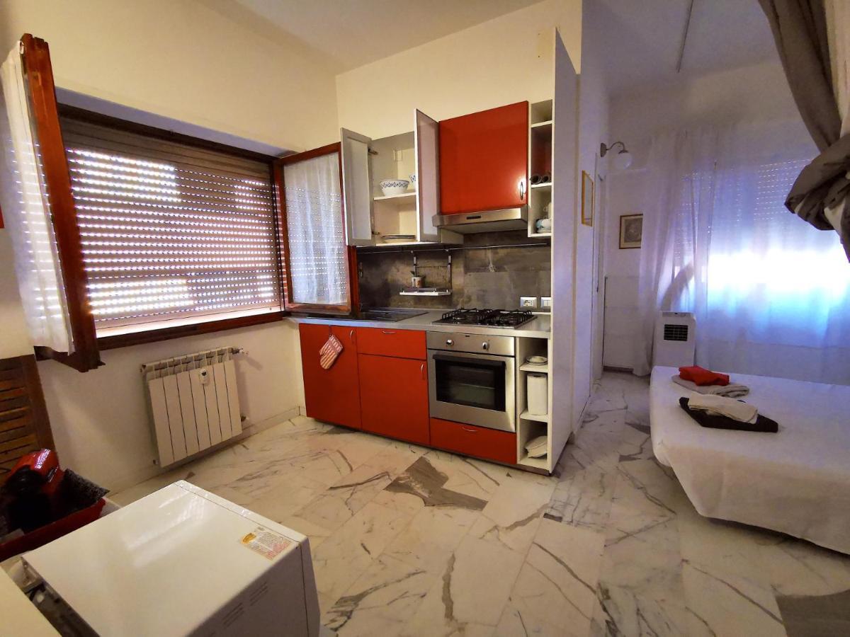 Apartamento Rouge Studio - 10 Min From Vatican Exterior foto